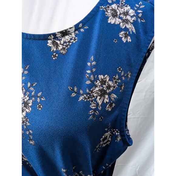 Elle Women's Size Large Blue Sleeveless Blouse Shell Camisole Tank Top Shirt EUC - Picture 3 of 13